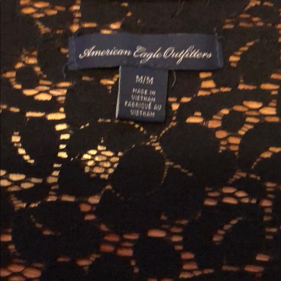 American Eagle, lengthier crop top with lace back - Picture 3 of 4